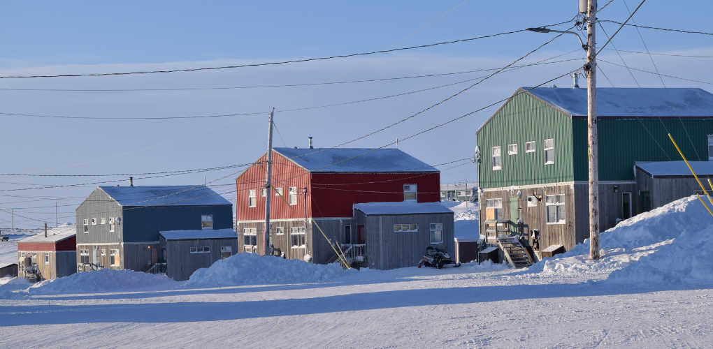 Vue du village de Puvirnituq.